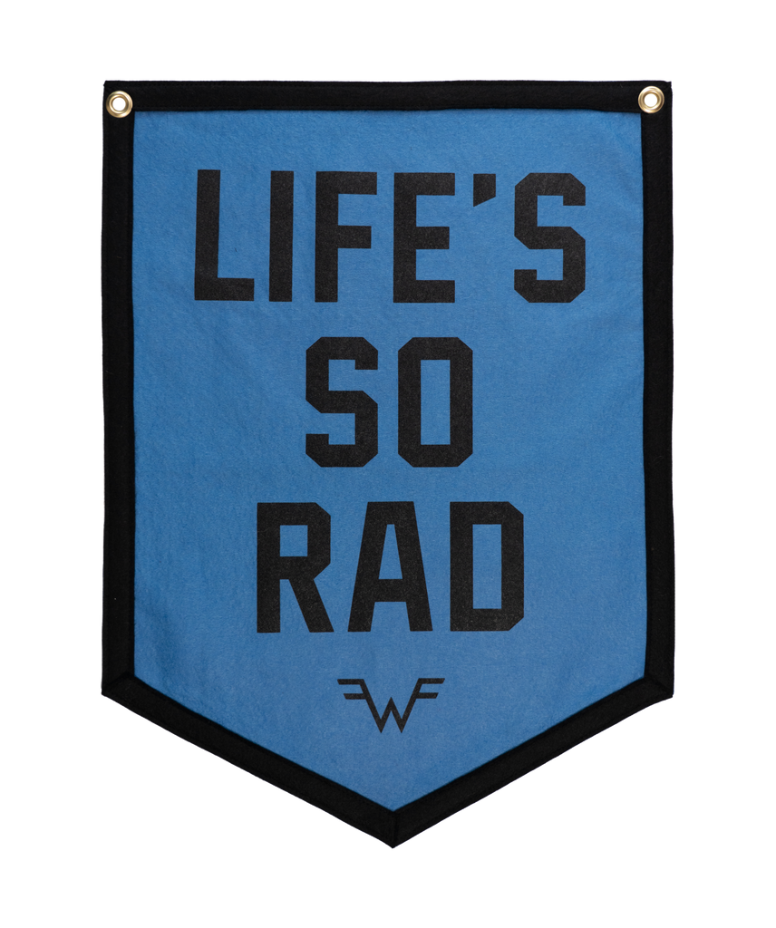 25-Weezer-Life_sSoRad-CampFlag