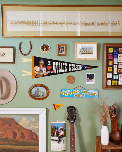 I Heart Willie Nelson Pennant • Willie Nelson x Oxford Pennant