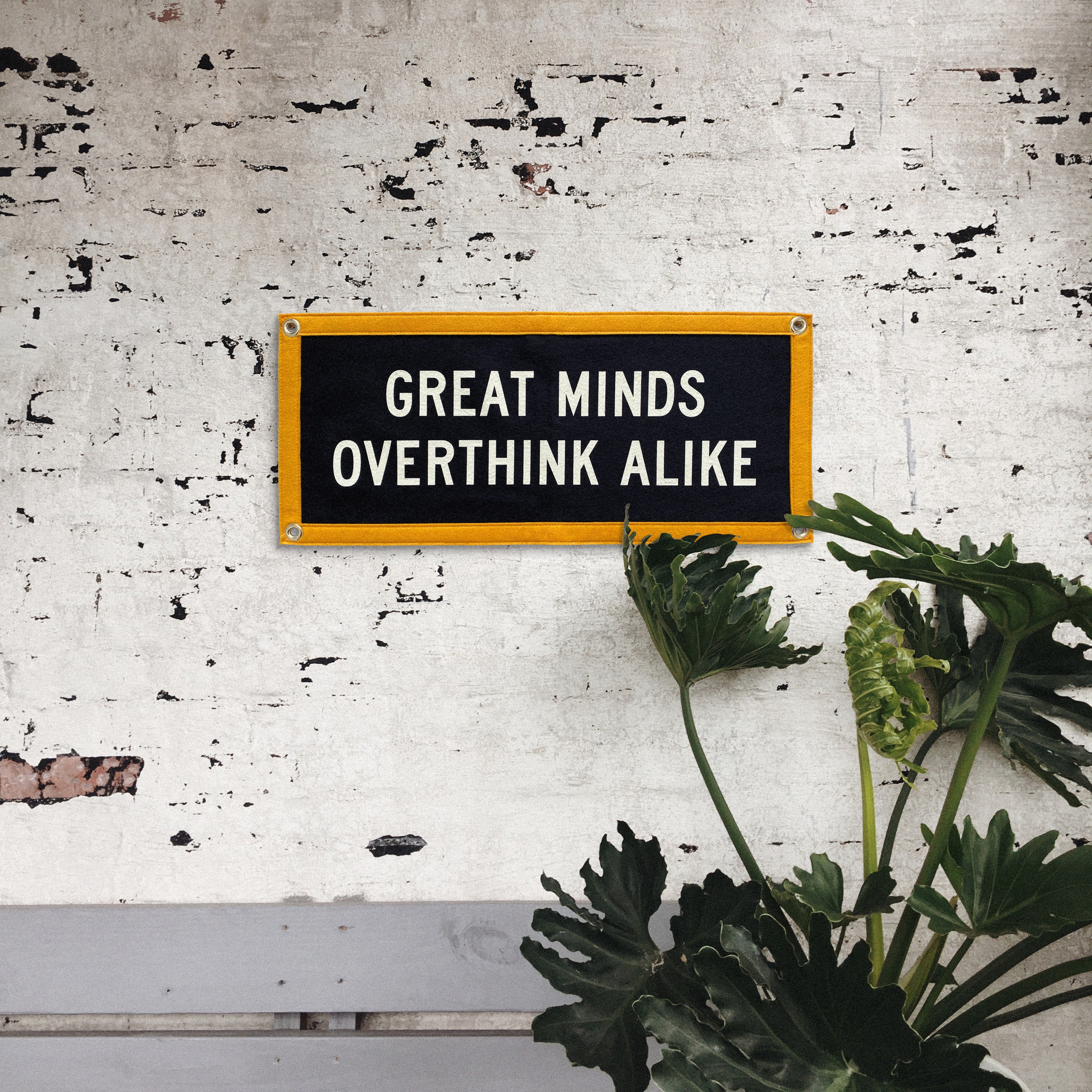 希少】Holy Smokes × Oxford Pennant キャンプフラッグ Great Minds Overthink Alike Camp Flag | Holy Smokes x Oxford Pennant